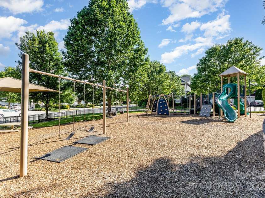 9210 Ginhouse Lane, Charlotte, NC 28277.  MLS# CAR4266408, YatesRealty ID 26933. 