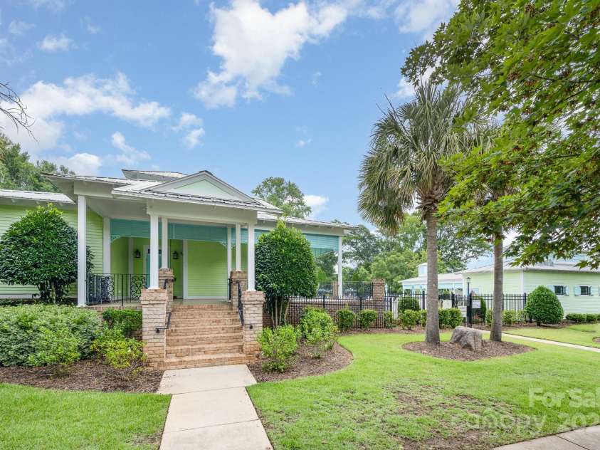 9210 Ginhouse Lane, Charlotte, NC 28277.  MLS# CAR4266408, YatesRealty ID 26933. 
