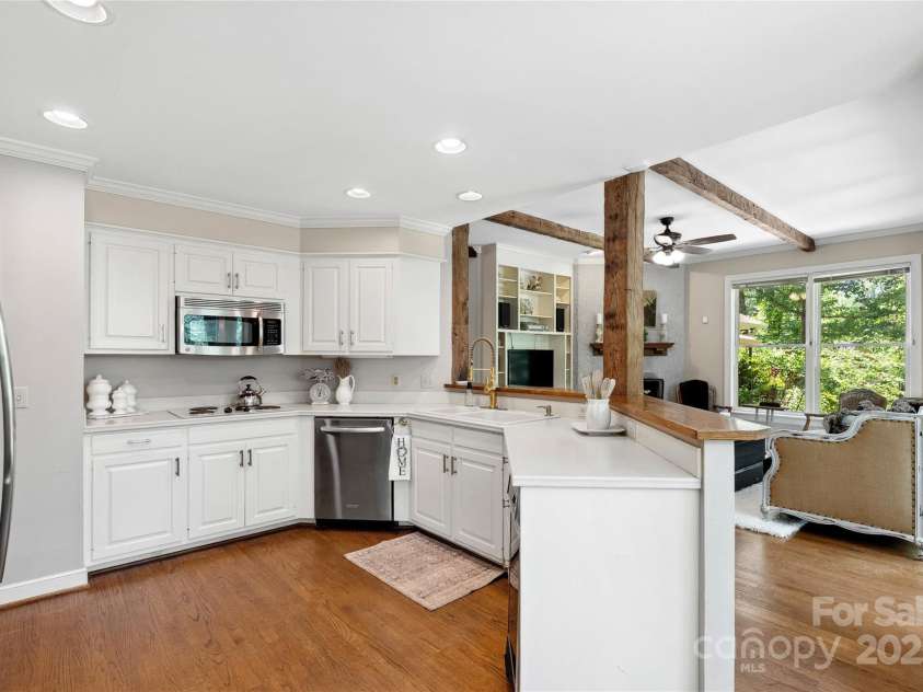 310 Southwood Lane, Columbus, NC 28722.  MLS# CAR4265730, YatesRealty ID 26934. 