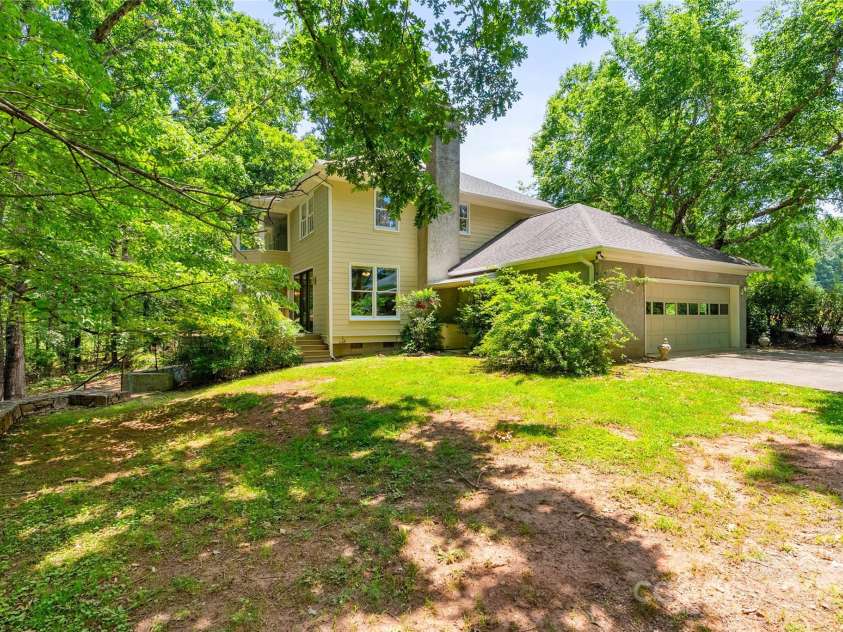 310 Southwood Lane, Columbus, NC 28722.  MLS# CAR4265730, YatesRealty ID 26934. 