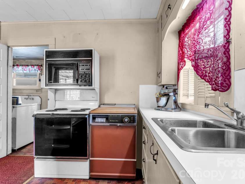 310 Ryder Avenue, Landis, NC 28088.  MLS# CAR4388381, YatesRealty ID 26935. 