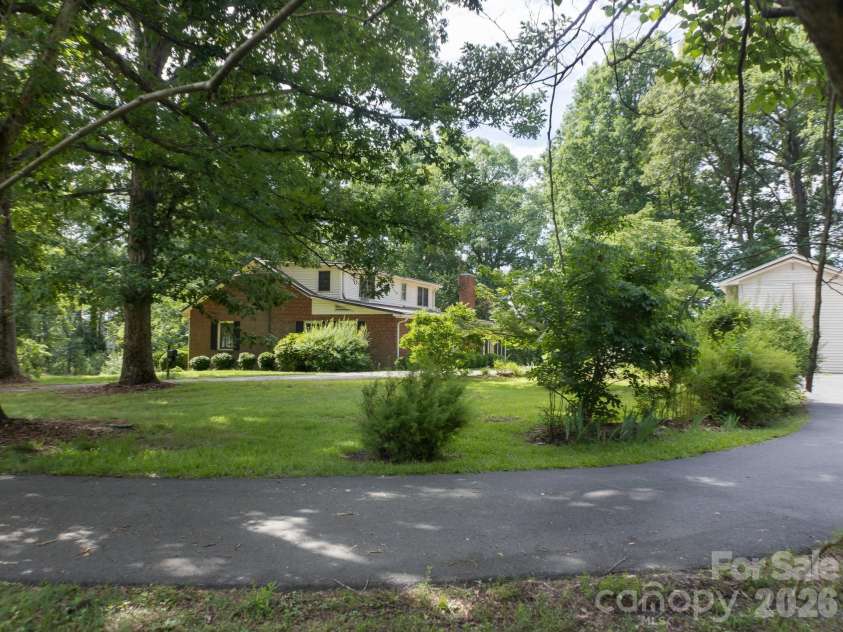 3250 Mount Pleasant Road, Concord, NC 28025.  MLS# CAR4383508, YatesRealty ID 26936. 
