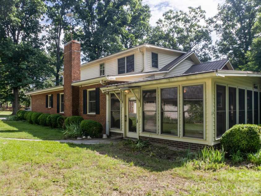 3250 Mount Pleasant Road, Concord, NC 28025.  MLS# CAR4383508, YatesRealty ID 26936. 