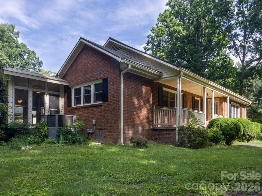 3250 Mount Pleasant Road, Concord, NC 28025.  MLS# CAR4383508, YatesRealty ID 26936. 