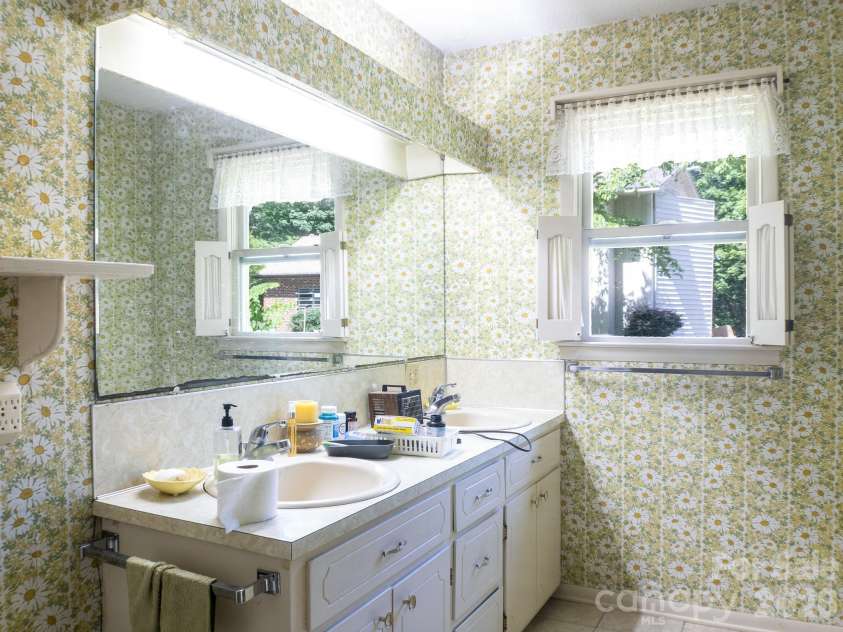3250 Mount Pleasant Road, Concord, NC 28025.  MLS# CAR4383508, YatesRealty ID 26936. 