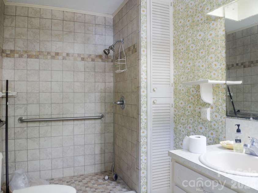 3250 Mount Pleasant Road, Concord, NC 28025.  MLS# CAR4383508, YatesRealty ID 26936. 