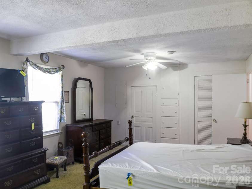 3250 Mount Pleasant Road, Concord, NC 28025.  MLS# CAR4383508, YatesRealty ID 26936. 