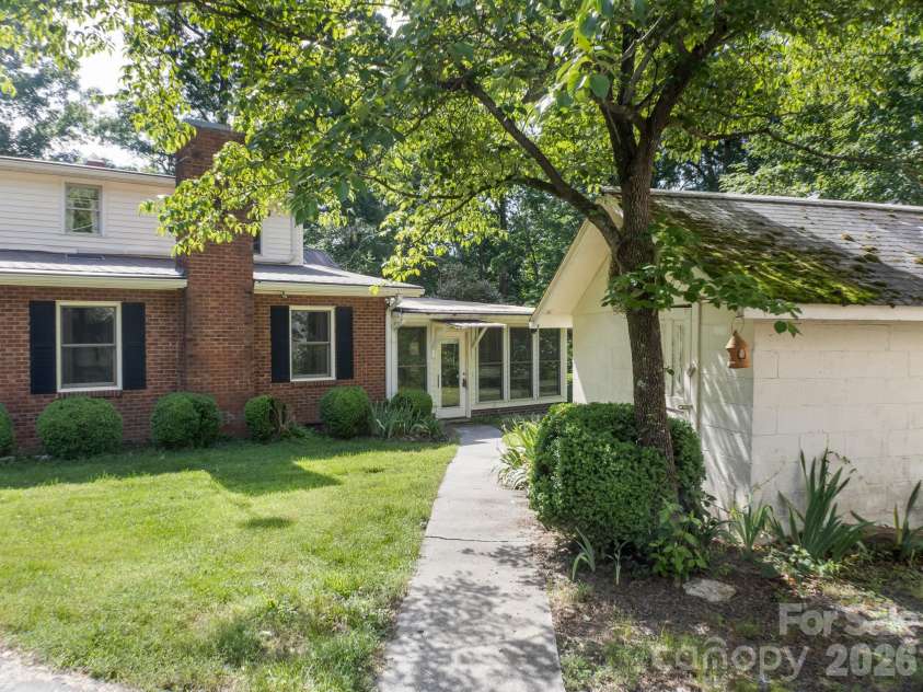 3250 Mount Pleasant Road, Concord, NC 28025.  MLS# CAR4383508, YatesRealty ID 26936. 