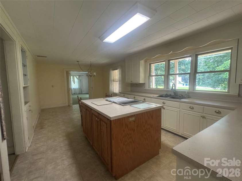 3250 Mount Pleasant Road, Concord, NC 28025.  MLS# CAR4383508, YatesRealty ID 26936. 