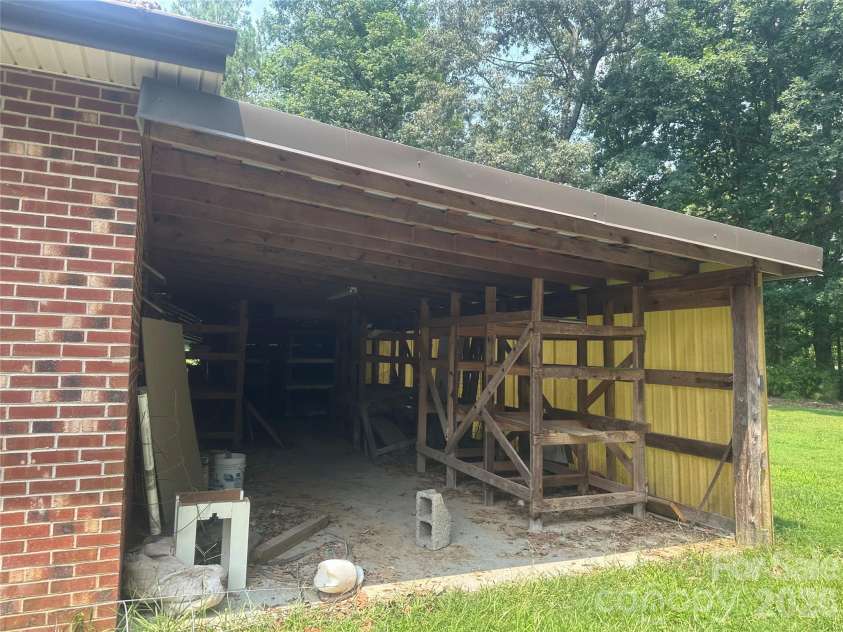 3250 Mount Pleasant Road, Concord, NC 28025.  MLS# CAR4383508, YatesRealty ID 26936. 
