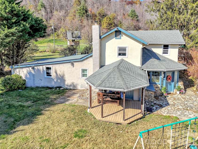 126 Arrowwood Way, Canton, NC 28716.  MLS# CAR4388452, YatesRealty ID 26938. 