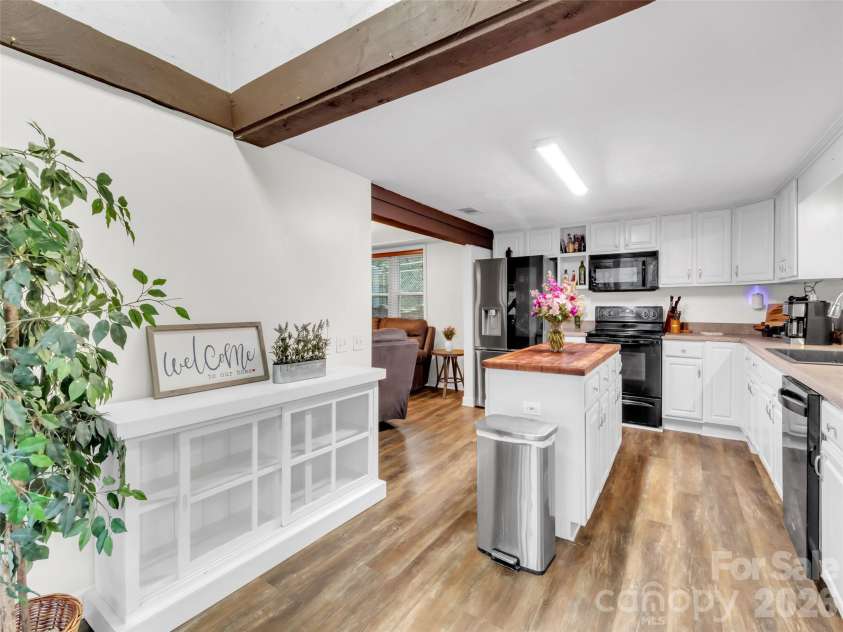126 Arrowwood Way, Canton, NC 28716.  MLS# CAR4388452, YatesRealty ID 26938. 