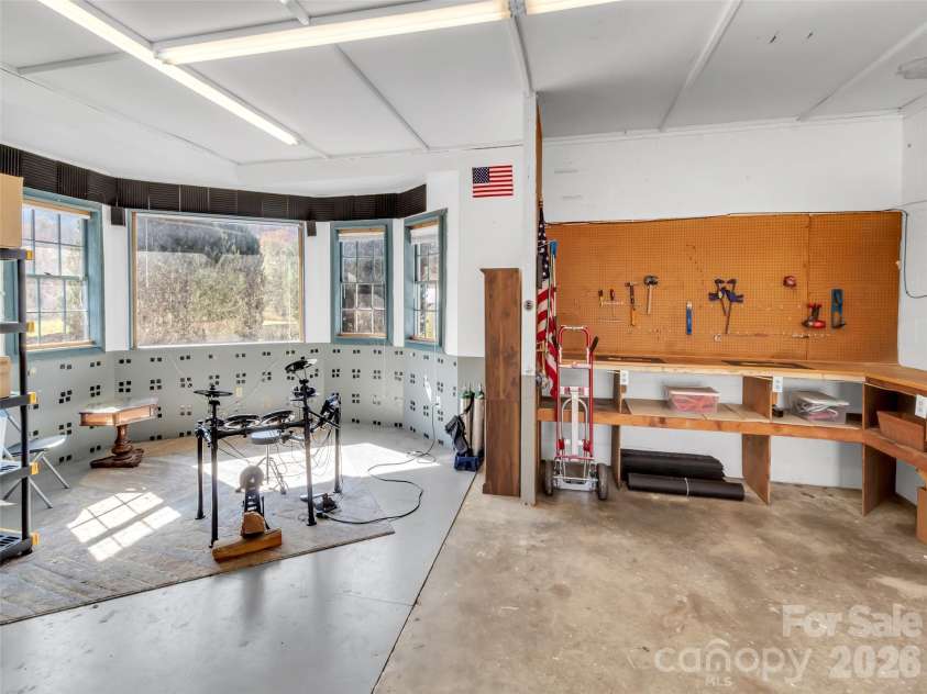 126 Arrowwood Way, Canton, NC 28716.  MLS# CAR4388452, YatesRealty ID 26938. 