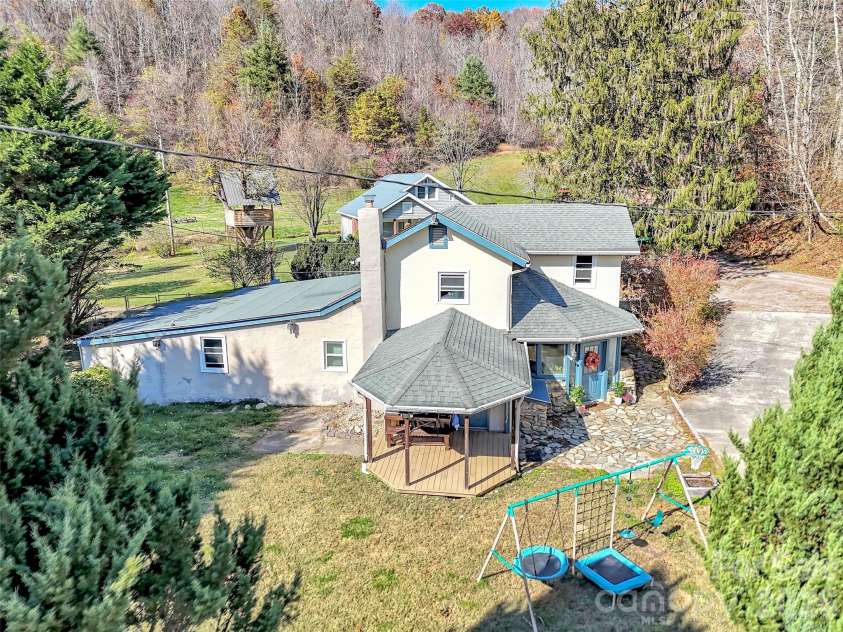 126 Arrowwood Way, Canton, NC 28716.  MLS# CAR4388452, YatesRealty ID 26938. 