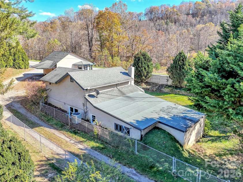 126 Arrowwood Way, Canton, NC 28716.  MLS# CAR4388452, YatesRealty ID 26938. 