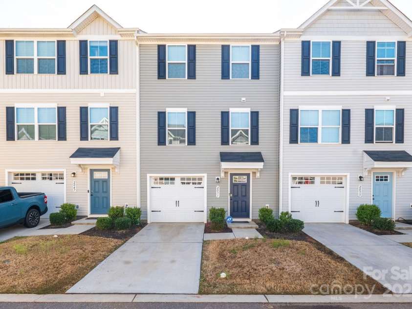 2051 Langer Street, Charlotte, NC 28214.  MLS# CAR4245334, YatesRealty ID 26938. 