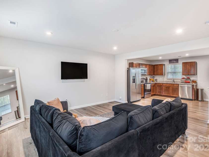 2051 Langer Street, Charlotte, NC 28214.  MLS# CAR4245334, YatesRealty ID 26938. 