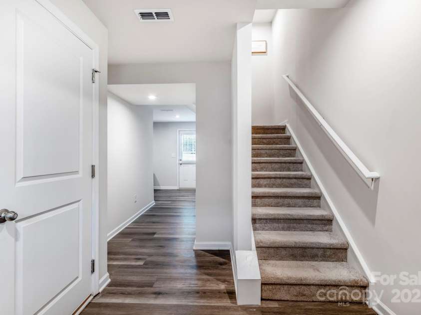 2051 Langer Street, Charlotte, NC 28214.  MLS# CAR4245334, YatesRealty ID 26938. Foyer