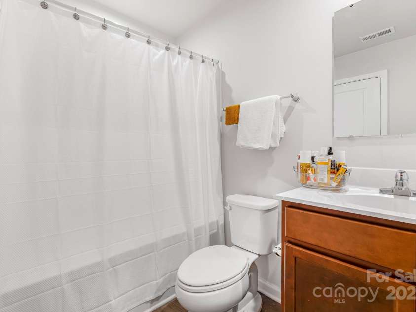 2051 Langer Street, Charlotte, NC 28214.  MLS# CAR4245334, YatesRealty ID 26938. Primary bathroom
