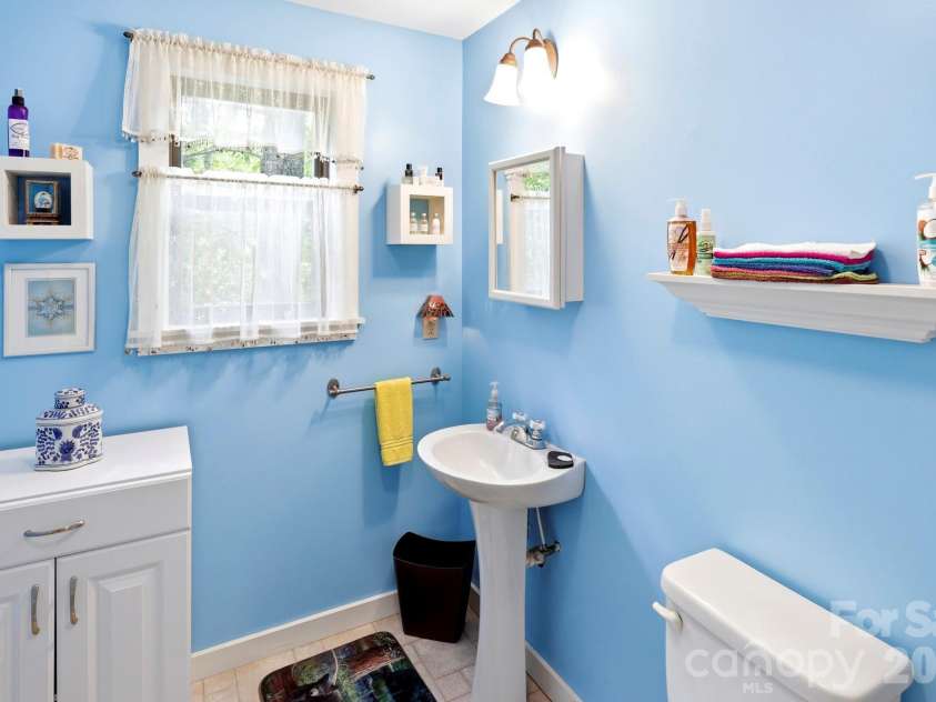 37 Pine Bluff Road, Hendersonville, NC 28792.  MLS# CAR4388445, YatesRealty ID 26939. 