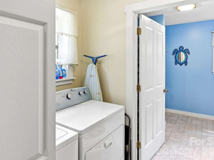 37 Pine Bluff Road, Hendersonville, NC 28792.  MLS# CAR4388445, YatesRealty ID 26939. 