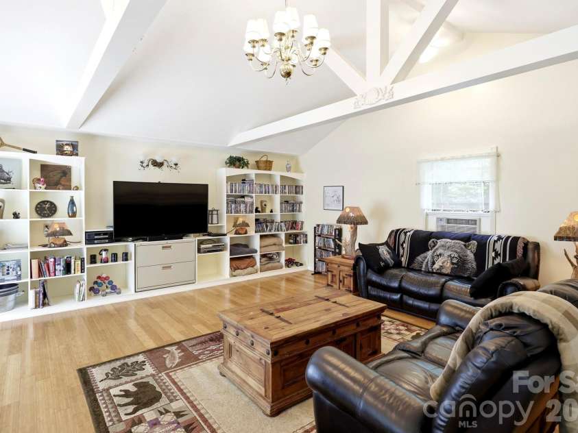 37 Pine Bluff Road, Hendersonville, NC 28792.  MLS# CAR4388445, YatesRealty ID 26939. 
