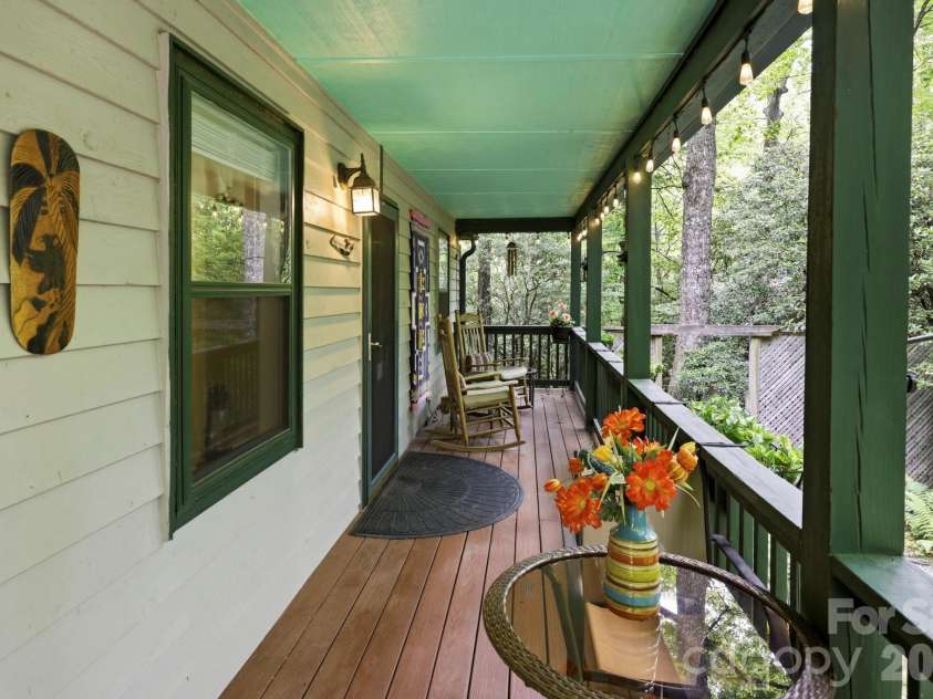 37 Pine Bluff Road, Hendersonville, NC 28792.  MLS# CAR4388445, YatesRealty ID 26939. 