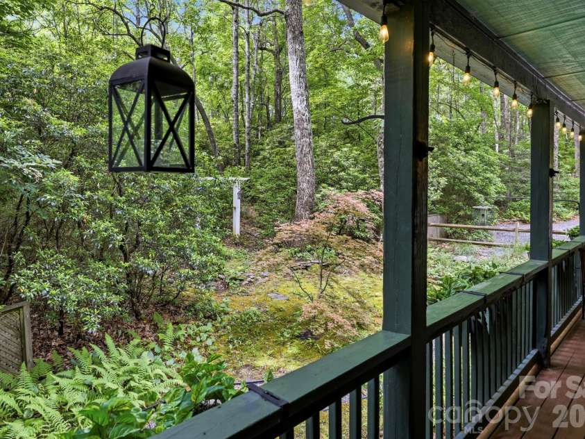 37 Pine Bluff Road, Hendersonville, NC 28792.  MLS# CAR4388445, YatesRealty ID 26939. 