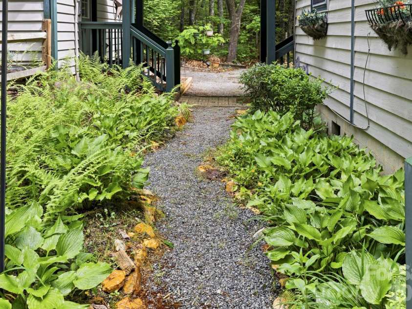 37 Pine Bluff Road, Hendersonville, NC 28792.  MLS# CAR4388445, YatesRealty ID 26939. 