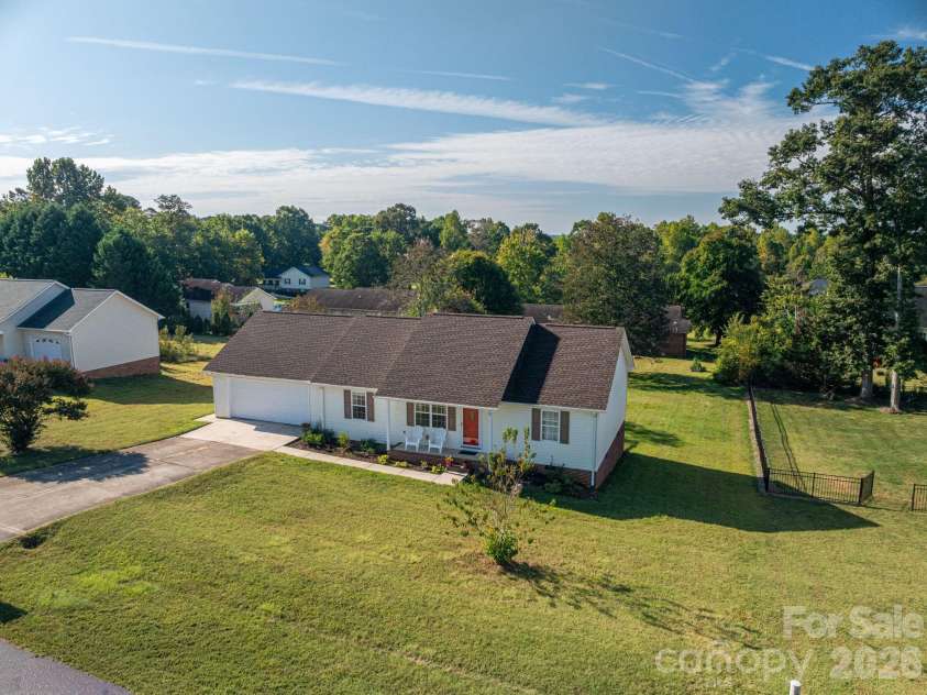 1371 Millrace Drive, Conover, NC 28613.  MLS# CAR4303255, YatesRealty ID 2694. Great Location