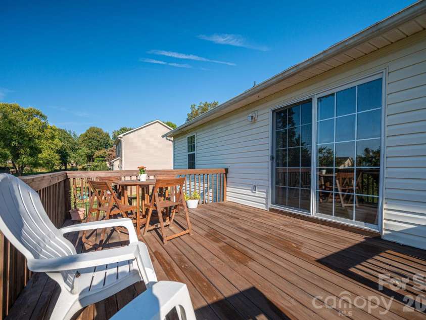 1371 Millrace Drive, Conover, NC 28613.  MLS# CAR4303255, YatesRealty ID 2694. Peaceful