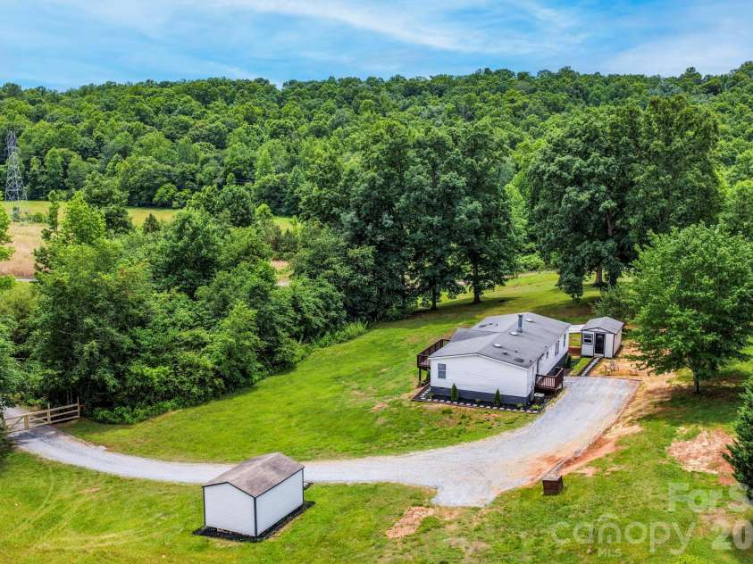 150 Pasture Trail, Rutherfordton, NC 28139.  MLS# CAR4388477, YatesRealty ID 26942. 