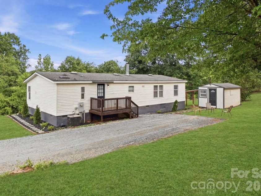 150 Pasture Trail, Rutherfordton, NC 28139.  MLS# CAR4388477, YatesRealty ID 26942. 