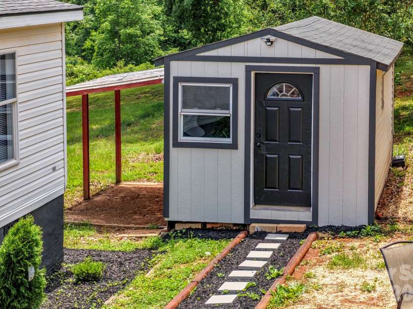 150 Pasture Trail, Rutherfordton, NC 28139.  MLS# CAR4388477, YatesRealty ID 26942. 