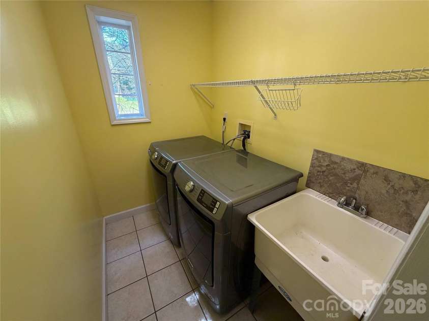 2076 Fork Drive, Morganton, NC 28655.  MLS# CAR4388512, YatesRealty ID 26943. 