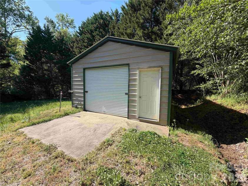 2076 Fork Drive, Morganton, NC 28655.  MLS# CAR4388512, YatesRealty ID 26943. 