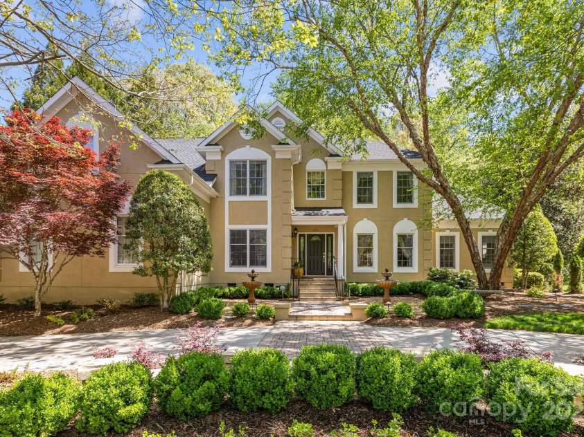 6914 Riesman Lane, Charlotte, NC 28210.  MLS# CAR4250968, YatesRealty ID 26944. 