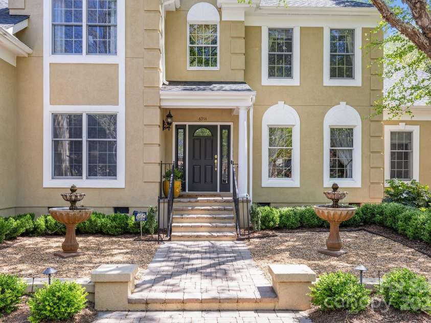 6914 Riesman Lane, Charlotte, NC 28210.  MLS# CAR4250968, YatesRealty ID 26944. 