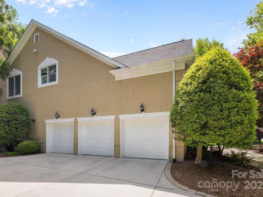 6914 Riesman Lane, Charlotte, NC 28210.  MLS# CAR4250968, YatesRealty ID 26944. 