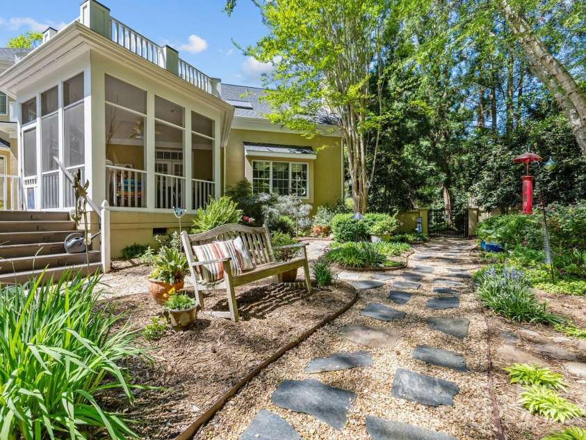 6914 Riesman Lane, Charlotte, NC 28210.  MLS# CAR4250968, YatesRealty ID 26944. 