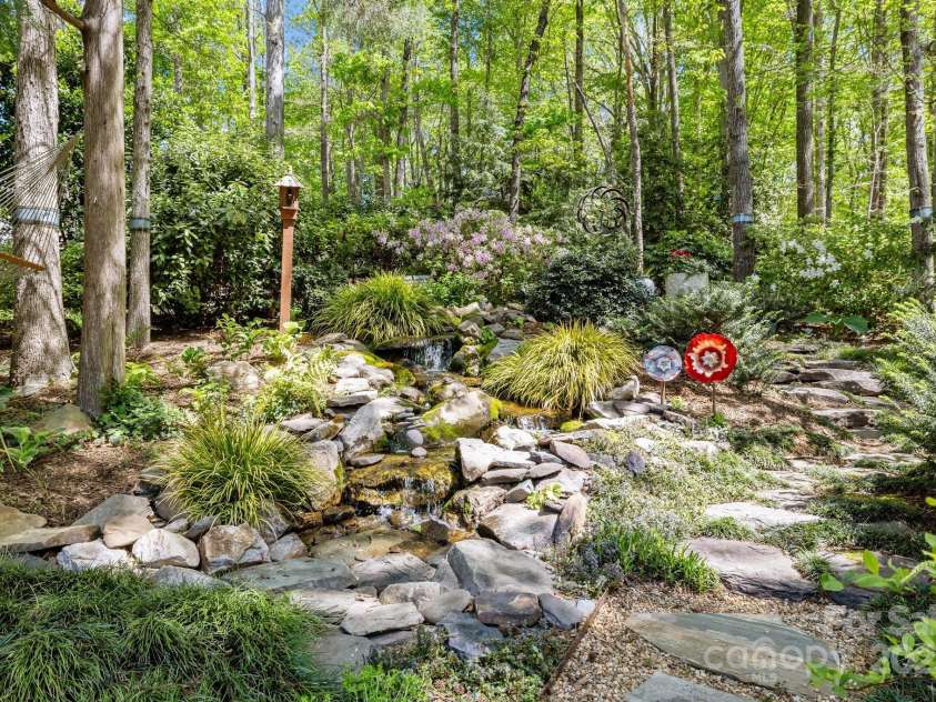 6914 Riesman Lane, Charlotte, NC 28210.  MLS# CAR4250968, YatesRealty ID 26944. 