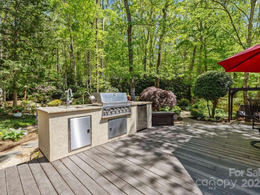 6914 Riesman Lane, Charlotte, NC 28210.  MLS# CAR4250968, YatesRealty ID 26944. 