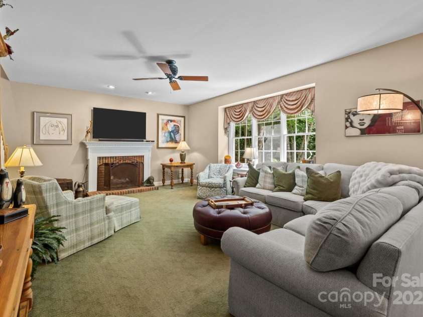 6914 Riesman Lane, Charlotte, NC 28210.  MLS# CAR4250968, YatesRealty ID 26944. 