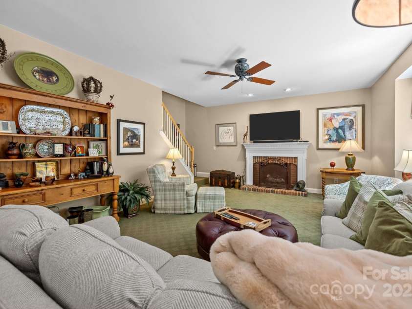 6914 Riesman Lane, Charlotte, NC 28210.  MLS# CAR4250968, YatesRealty ID 26944. 