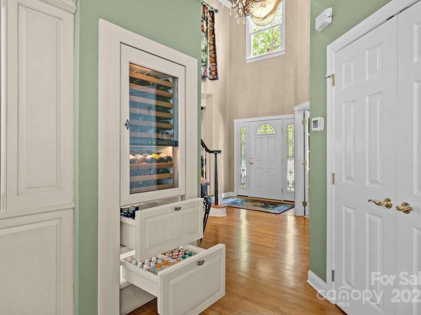 6914 Riesman Lane, Charlotte, NC 28210.  MLS# CAR4250968, YatesRealty ID 26944. 