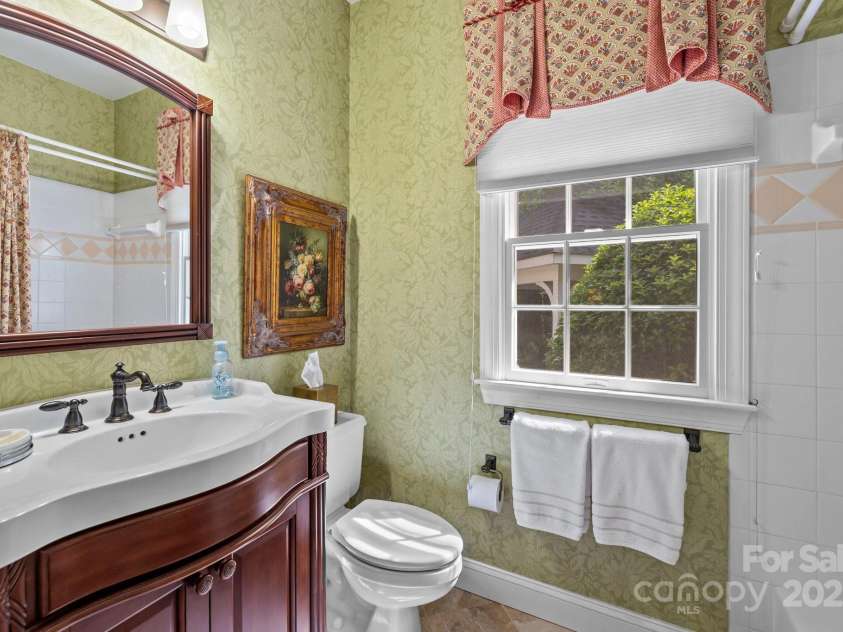 6914 Riesman Lane, Charlotte, NC 28210.  MLS# CAR4250968, YatesRealty ID 26944. 