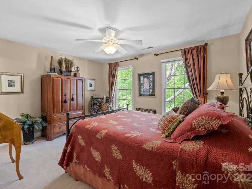 6914 Riesman Lane, Charlotte, NC 28210.  MLS# CAR4250968, YatesRealty ID 26944. 