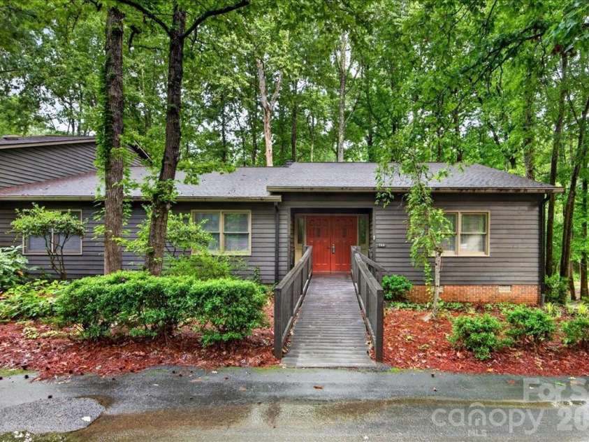 782 Bridgewood Drive, Rock Hill, SC 29732.  MLS# CAR4386903, YatesRealty ID 26944. 