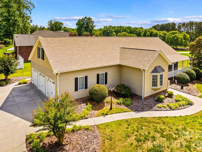 101 Devonshire Lane, Salisbury, NC 28146.  MLS# CAR4383089, YatesRealty ID 26945. 