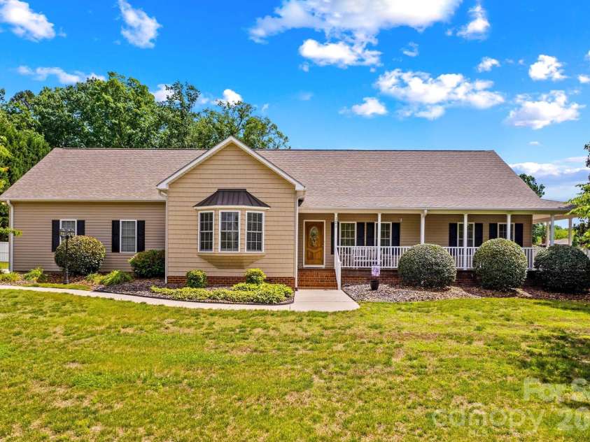 101 Devonshire Lane, Salisbury, NC 28146.  MLS# CAR4383089, YatesRealty ID 26945. 